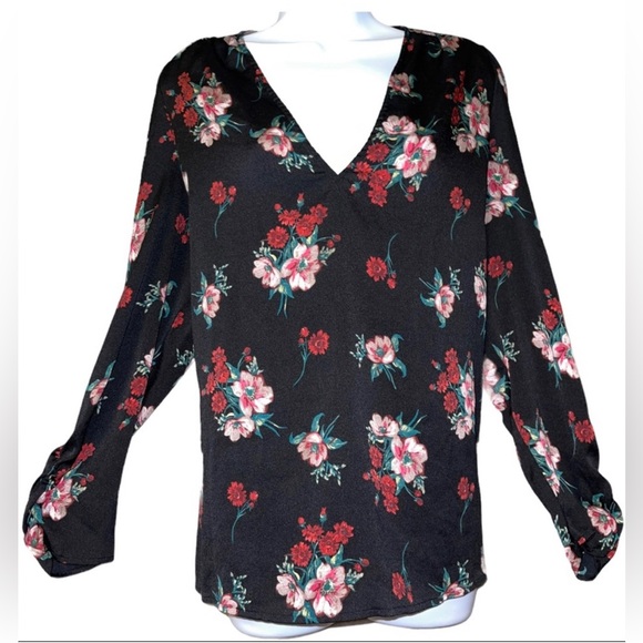 NWT: Express Floral Blouse - Picture 2 of 6